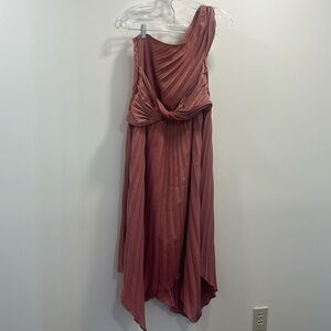 Pretty garden one shoulder dress. Tough to hang for a photo